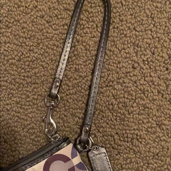 wristlet - Picture 3 of 4